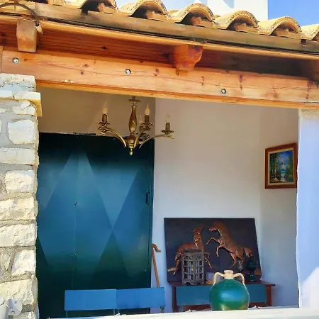 Apartment Castello Di Lafki